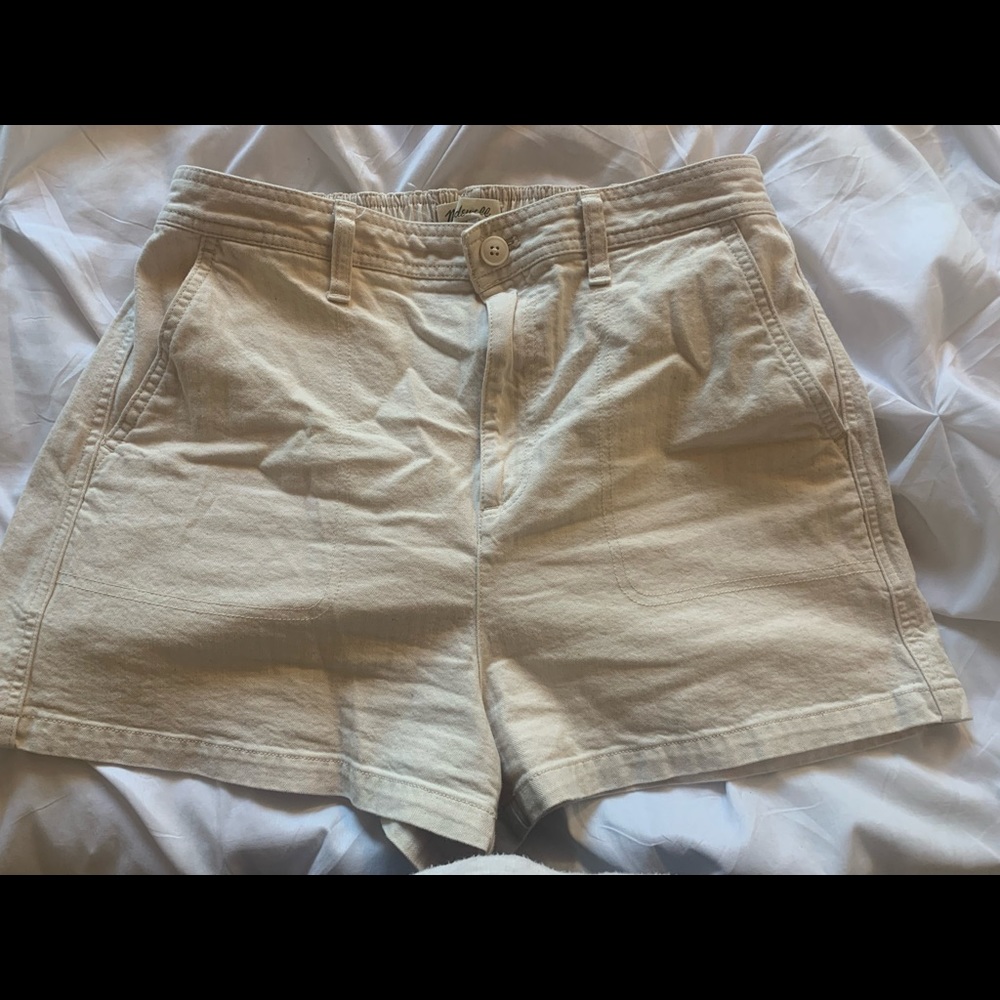 Madewell cream canvas colored shorts